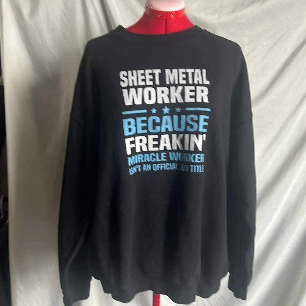 XL20 Gildan sheet metal workers crewneck